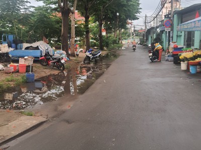 Nhà mặt tiền đường 882 phú hữu diện tích 80m cấp 4 vị trí đẹp tiện kinh doanh 2