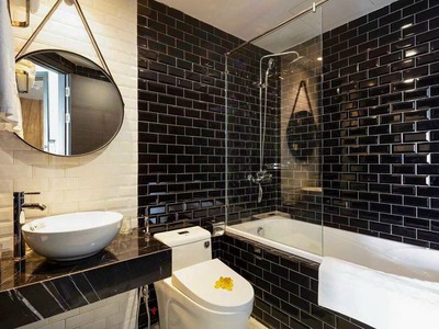 Bán khách sạn 3  mặt tiền đường Biệt Thự - Nha Trang - Cách biển 200m 2