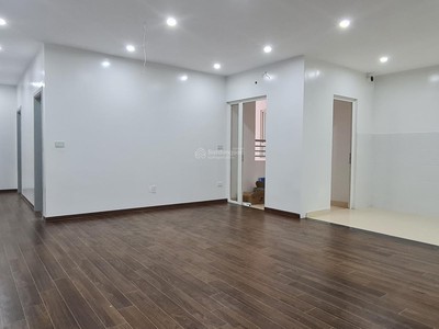 Chính Chủ Bán Lại Căn Hộ 134,5M2 Đang Cải Tạo Nội Thất 200TR Gía Bán Lại Nhỉnh 3 TỶ Bao Phí 3