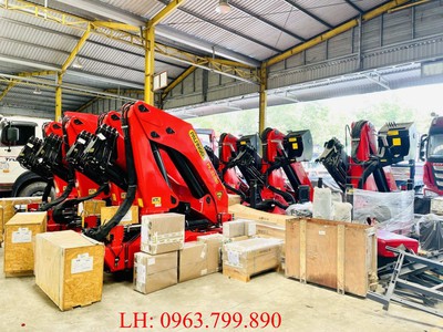 Bán cẩu gấp khúc robot Palfinger 2
