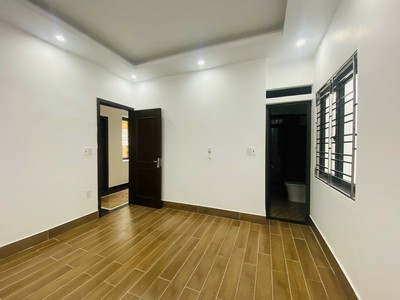 Bán nhà xây mới tinh mặt ngõ chợ hàng cũ, 59m 4 tầng sân cổng riêng, giá 3.95 tỉ 2