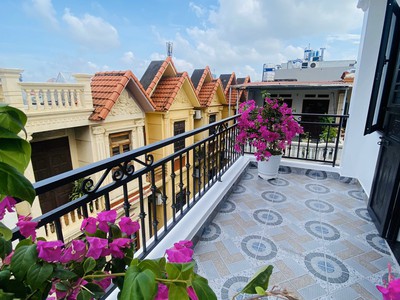 Bán nhà xây mới tinh mặt ngõ chợ hàng cũ, 59m 4 tầng sân cổng riêng, giá 3.95 tỉ 4