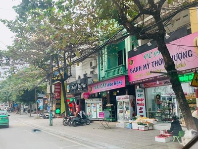Bán nhà vị trí đẹp băng 1 phố châu phong- việt trì 3