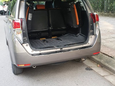 Cần bán xe innova bản E sản xuất 2019 . 1