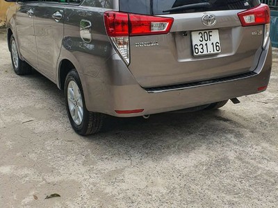 Cần bán xe innova bản E sản xuất 2019 . 2