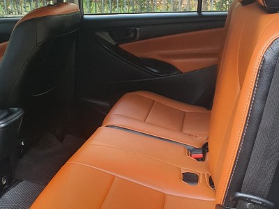 Cần bán xe innova bản E sản xuất 2019 . 3