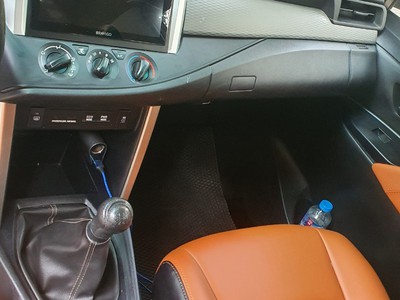 Cần bán xe innova bản E sản xuất 2019 . 4