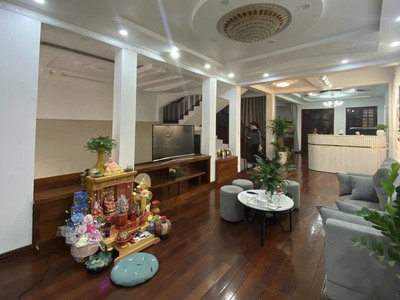 Cho thuê biệt thự Văn Cao mặt tiền rộng rãi giá cả hợp lý 0