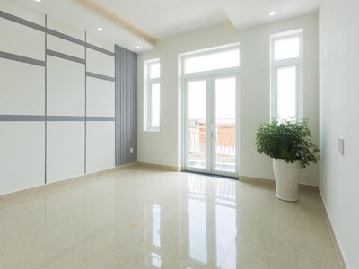 Nhà 2 tầng, mặt tiền kinh doanh đường Cách Mạng Tháng 8, gần ngã tư Ông Ích Đường, vị trí cực đẹp 0