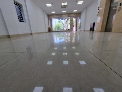 Cho thuê Mặt bằng 195m2 phố Lạc long quân LÀM SIÊU THỊ, NGÂN HÀNG, SHOWROOM 1