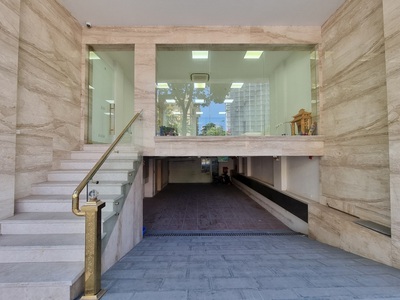 Cho thuê Mặt bằng 195m2 phố Lạc long quân LÀM SIÊU THỊ, NGÂN HÀNG, SHOWROOM 2