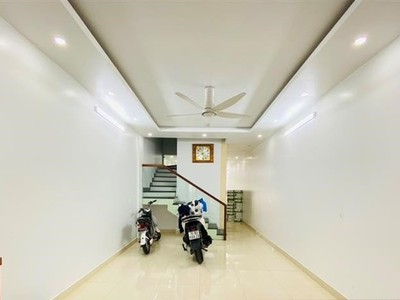 Bán nhà mặt đường hoàng minh thảo, diện tích 67m 4 tầng mới, thang máy, giá 9.5 tỉ 2