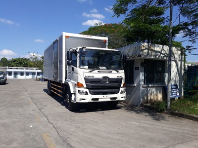 Xe tải Hino FG Thùng Kín 8m9 2