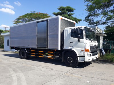 Xe tải Hino FG Thùng Kín 8m9 4