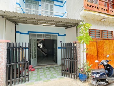Chính chủ cần bán gấp nhà 1 lầu đường xe hơi tới trước nhà 48m , sau lưng trường học hưng long bình 0