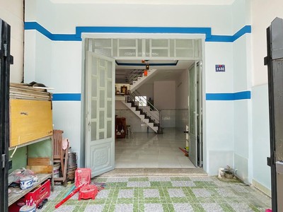 Chính chủ cần bán gấp nhà 1 lầu đường xe hơi tới trước nhà 48m , sau lưng trường học hưng long bình 2