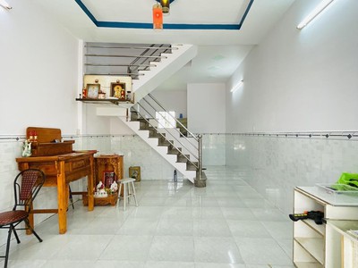Chính chủ cần bán gấp nhà 1 lầu đường xe hơi tới trước nhà 48m , sau lưng trường học hưng long bình 3