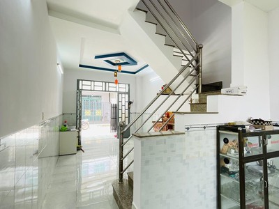 Chính chủ cần bán gấp nhà 1 lầu đường xe hơi tới trước nhà 48m , sau lưng trường học hưng long bình 4