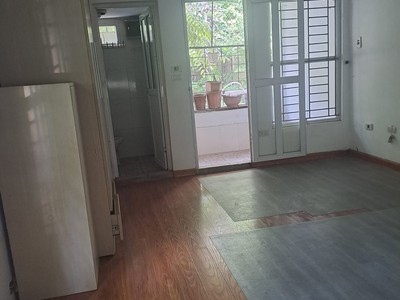 Cho thuê nhà nguyên căn lạc trung 40m2, 2t, 4m, 9tr, hai bà trưng, kd, mặt ngõ. 0