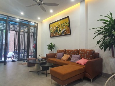 Bán nhà ngõ hàm rồng long biên dt 55m, nhà 5 tầng giá hơn 6 tỷ. 1