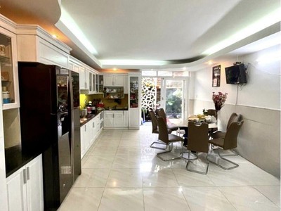 Cần tiền bán nhanh 2 sim chính chủ tứ 2 và tứ 0 đầu 09 nét căng 2178