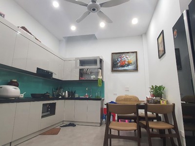 Bán nhà ngõ hàm rồng long biên dt 55m, nhà 5 tầng giá hơn 6 tỷ. 3