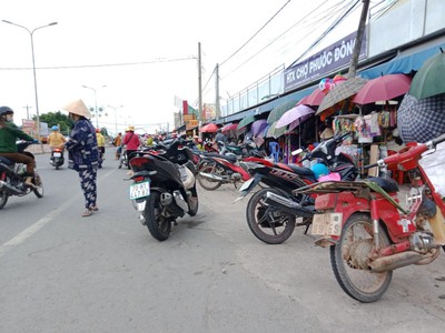 Bán dãy phòng trọ 6 phòng gần kcn thu nhập ngay 1