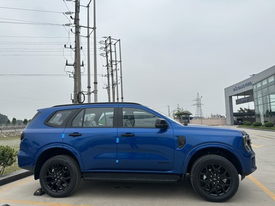 Everesr Sport siêu hầm hố 0