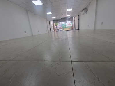 Cho thuê Mặt bằng kinh doanh 93m2 thông sàn làm SPA, trưng bày sản phẩm, vỉ hè siêu rộng 0