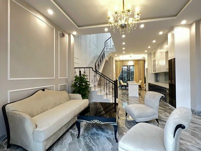Nhà 3 tầng đường vũ quỳnh. sát biển - full nội thất 1