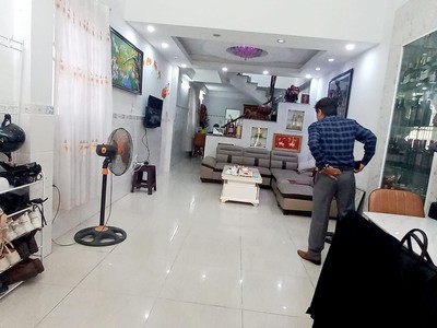 Cần tiền bán nhanh 2 sim chính chủ tứ 2 và tứ 0 đầu 09 nét căng 3651