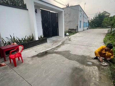 Đất xã phạm văn hai, bình chánh 122m2 full thổ cư 1