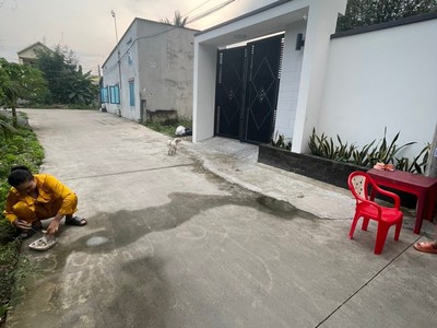 Đất xã phạm văn hai, bình chánh 122m2 full thổ cư 4