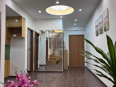 Chính chủ bán căn hộ chung cư view hồ Thanh Hà Cienco 5   68m2 full nội thất 2