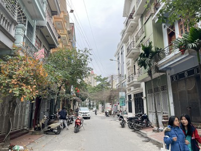 Bán Mảnh Đất 200M2 Mặt Tiền 10M-Lô Góc  3 Ô TÔ Tránh Đỗ Liễu Giai 30 Tỷ 0