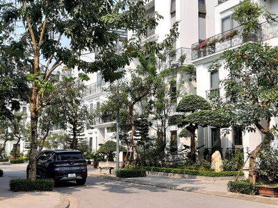 Loa loa chủ cần bán gấp nhà khu đâu giá mậu lương kiến hưng hà đông 60 mét thang máy ô tô để 1