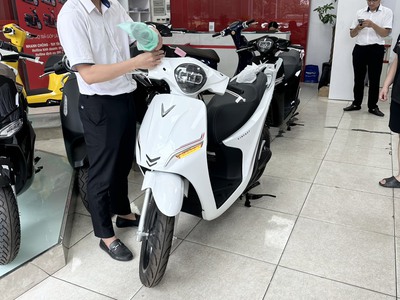Miễn phí 1 năm thuê pin kèm hỗ trợ 2 gói cước từ 189k 0
