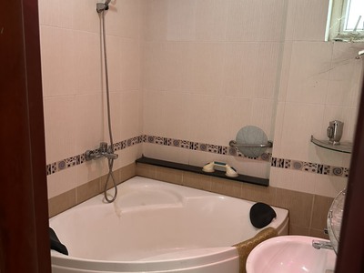 Cho thuê nhà mặt tiền Võ Văn Tần, Phường 6, Quận 3 :  - Vị trí đoạn 1 chiều gần CMT8 5