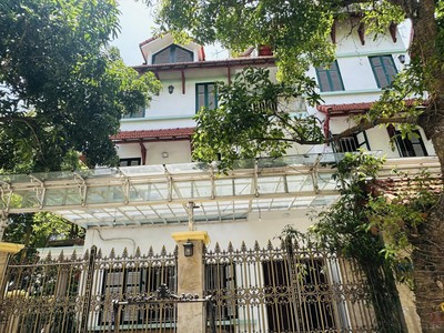 Biệt thự sân vườn việt hưng- đẳng cấp - lô góc - ô tô tránh - nội thất đẹp, sang trọng - an sinh 1