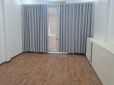 Cho thuê nhà đội cấn, ba đình 40m2, 5t, mt4m, ô tô, vỉa hè, kinh doanh. 1