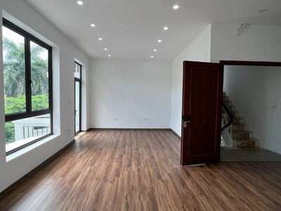 Cần cho thuê nhà 5 tầng , thông sàn tại la khê - quang trung 2