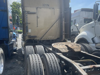 Bán xe đầu kéo Freightliner 2010 1