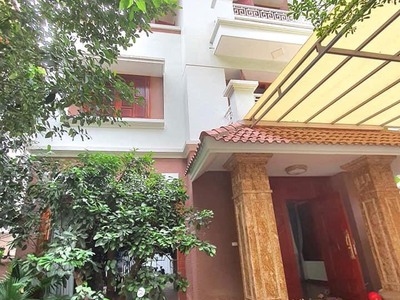 Bán BT KĐT Yên Hoà,Cầu Giấy. DT 120m x 5 tầng,MT 10m,có hầm,hoàn thiện. Giá 39,5 tỷ.LH: 0964769634 0