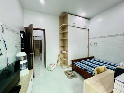 Cần tiền bán nhanh 2 sim chính chủ tứ 2 và tứ 0 đầu 09 nét căng 6424