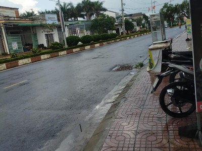 Gia  đình cần bán nhà mặt tiền nguyễn văn linh, cư jut, đắk nông 1
