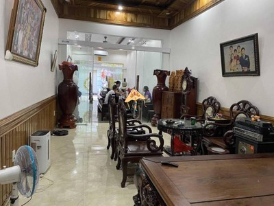 Bán nhà mặt đường miếu hai xã, 4 tầng, diện tích 150m cực đẹp, giá 12.5 tỉ 1