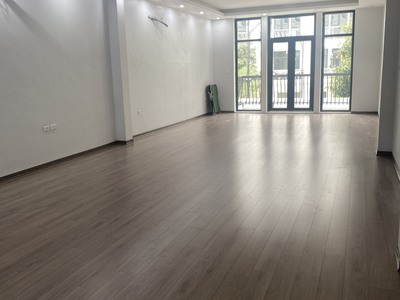 Chính chủ cho thuê văn phòng đã hoàn thiện vị trí trung tâm , cạnh hồ đền lừ, gần bến xe giáp bát, 1