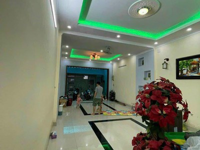 Cho thuê nhà sát đại học hutech bình thạnh , 5 tầng chỉ 19 triệu 1