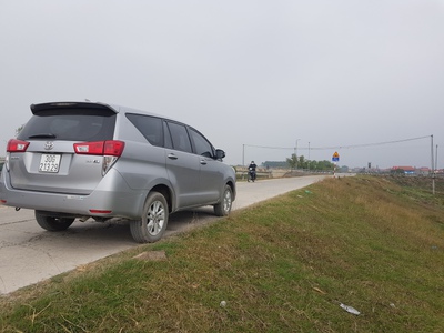 Xe 7 chỗ cho thuê đi sân bay, đi du lịch 1