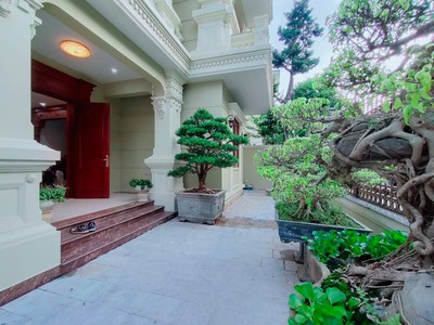 Biệt thự 4 mặt thoáng, phố bùi thiện ngộ, đỉnh cao lô góc, mặt tiền khủng. 4